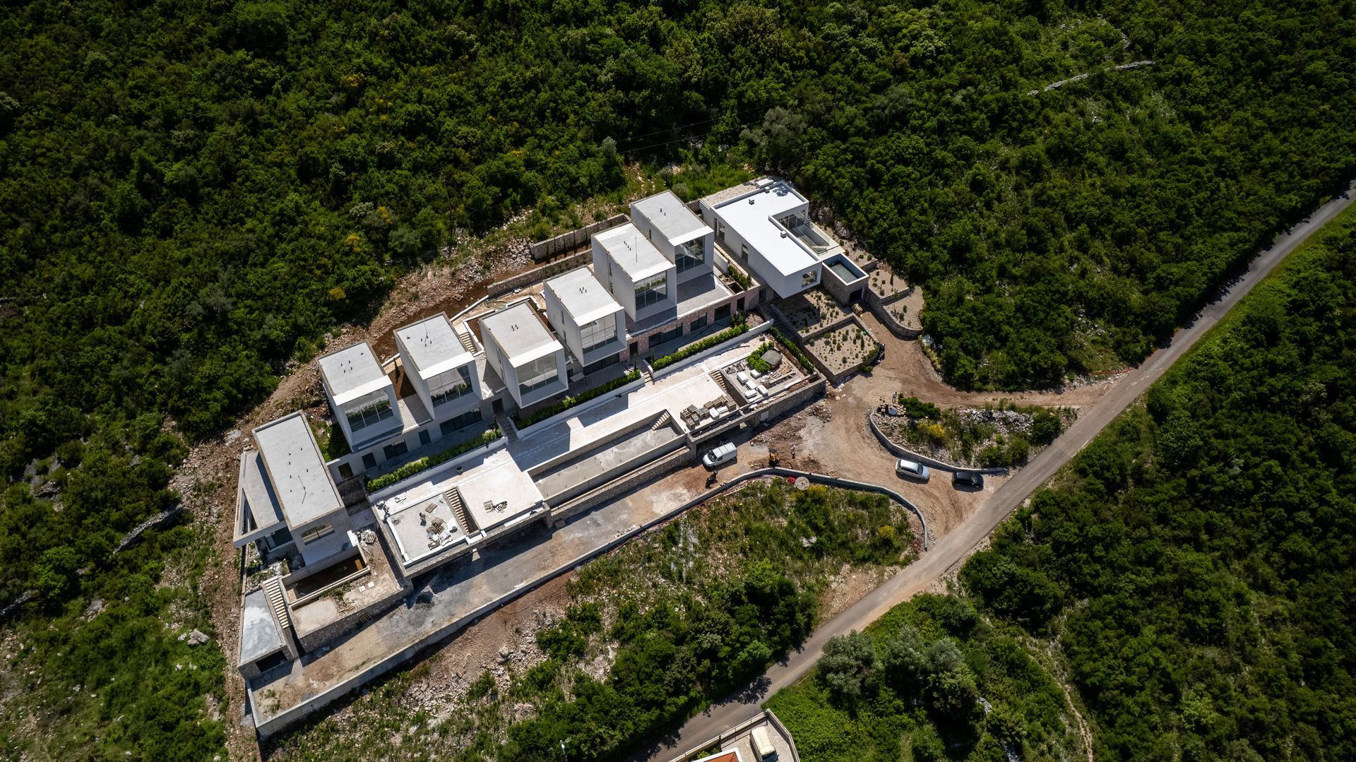 Prodaja luksuzne vile 328 m² sa bazenom i panoramskim pogledom na more –Krašići, Tivat - Amfora Real Estate