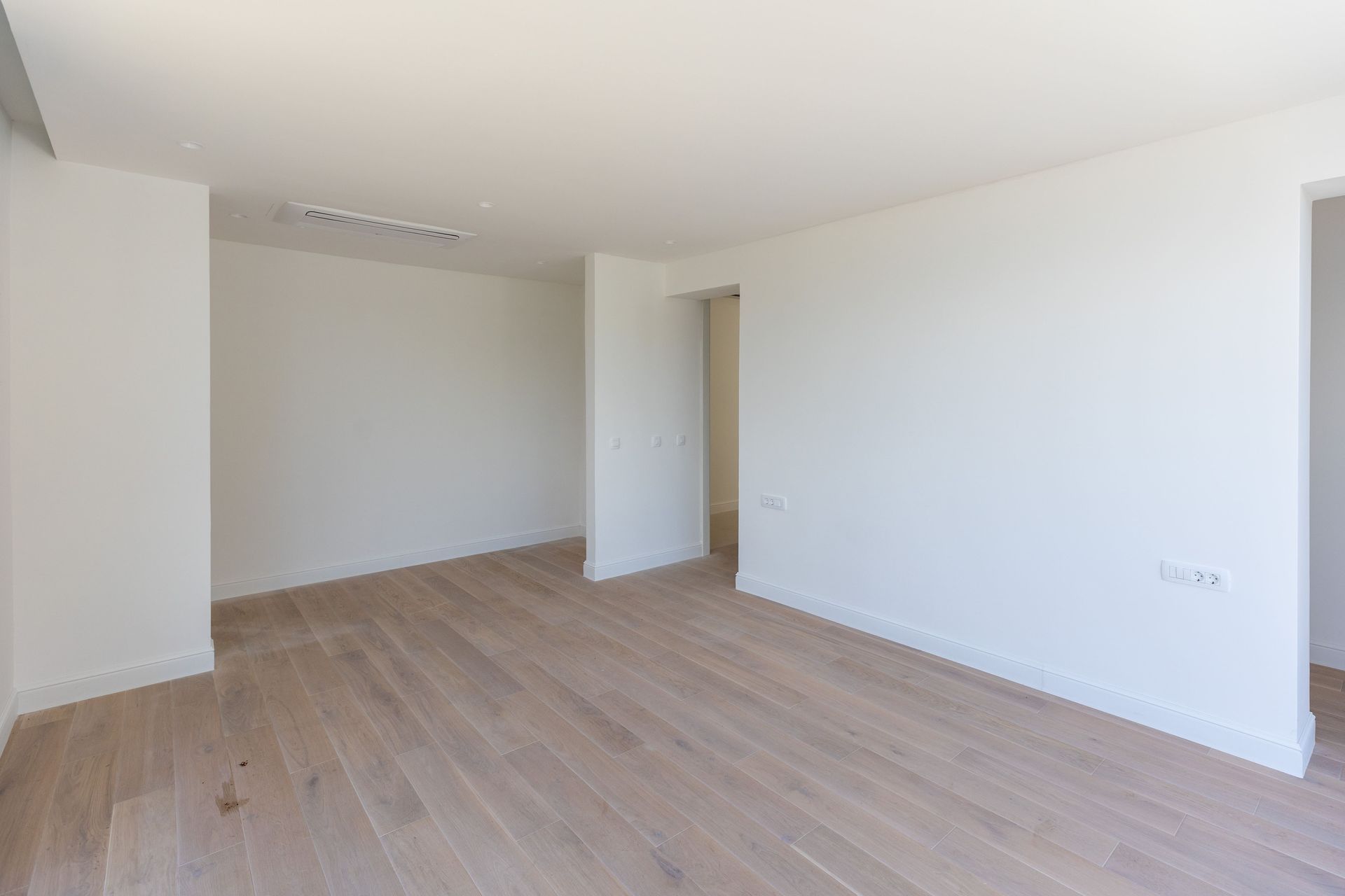 Prodaja luksuzne vile 328 m² sa bazenom i panoramskim pogledom na more –Krašići, Tivat - Amfora Real Estate