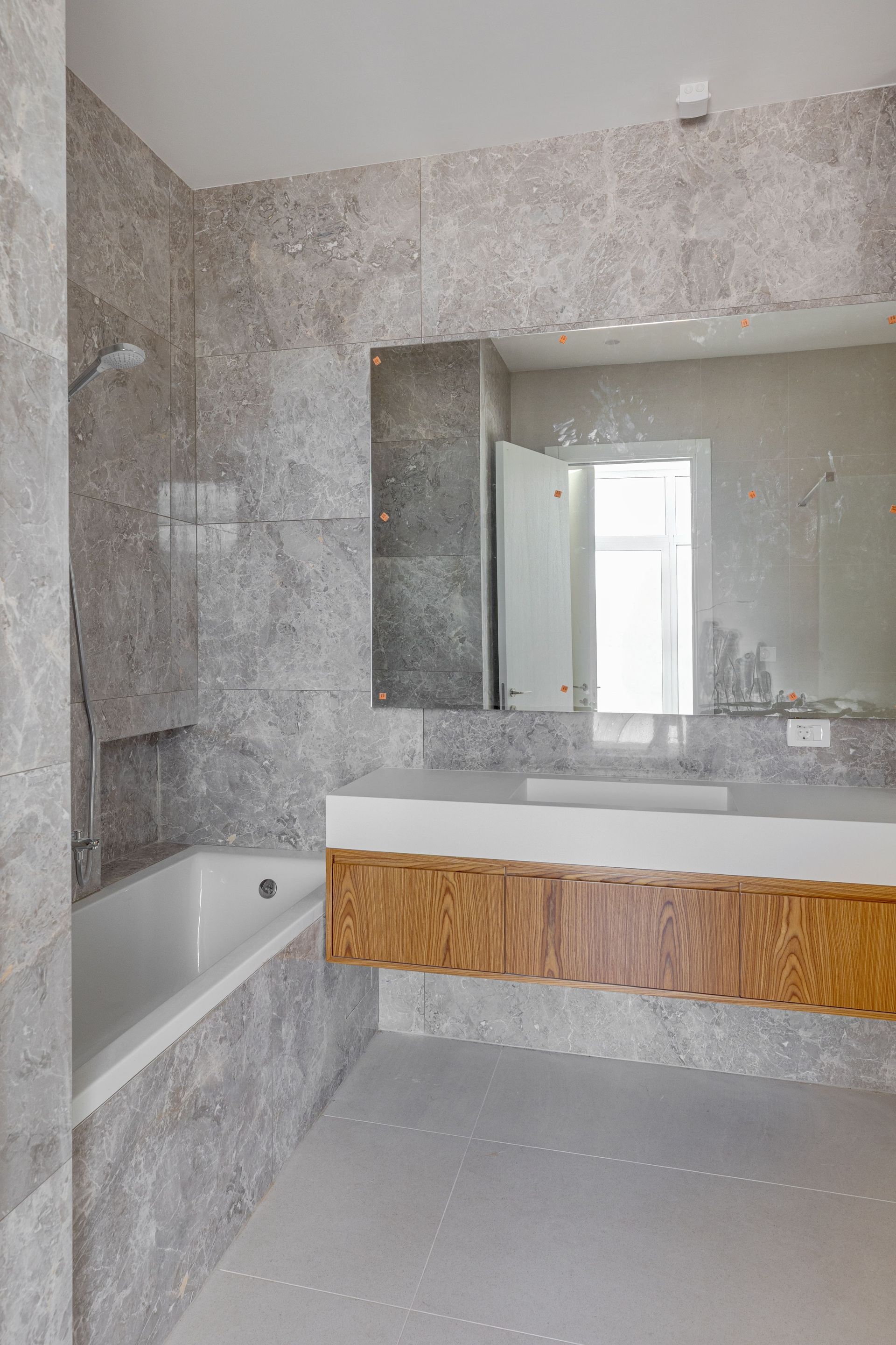 Prodaja luksuzne vile 328 m² sa bazenom i panoramskim pogledom na more –Krašići, Tivat - Amfora Real Estate