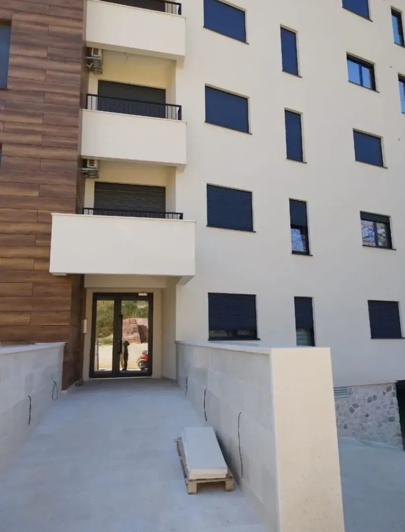 Izdaje se garsonjera 33 m² – Bečići, 300 m od hotela 