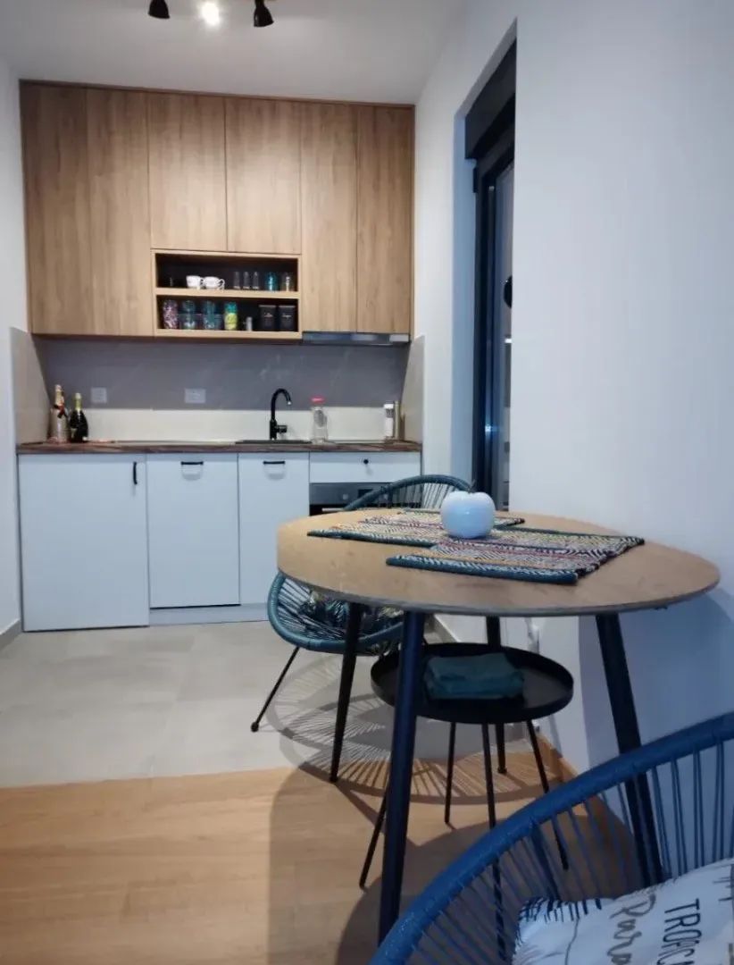 Izdaje se garsonjera 33 m² – Bečići, 300 m od hotela 