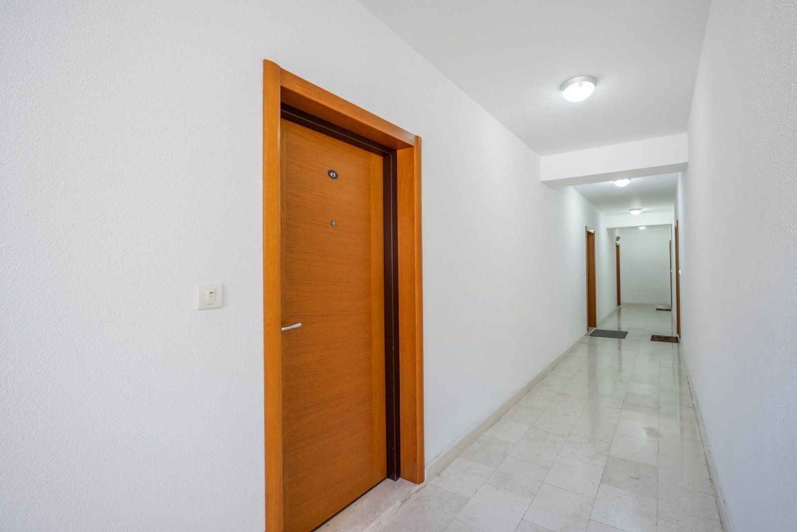 Izdavanje dvosobnog opremljenog stana 65 m² – Budva, Rozino (Izdavanje na duzi period) - Amfora Real Estate