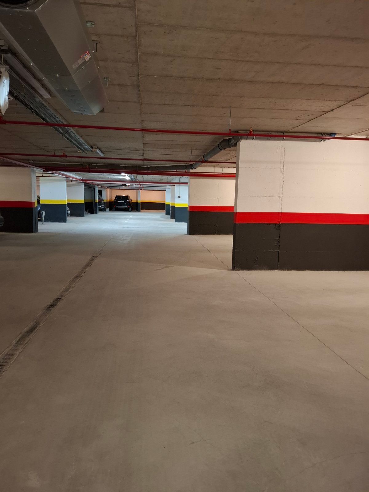 Izdavanje dvosobnog stana 71m2 sa pogledom na more i garaznim mestom u Becicima (izdavanje na duzi period) - Amfora Real Estate