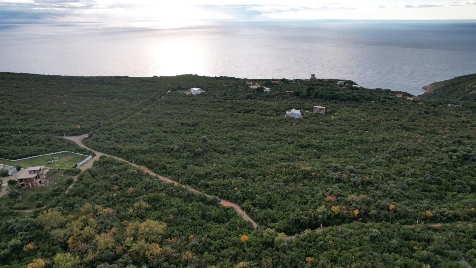 Prodaja urbanizovanog zemljišta 14.500 m² sa panoramskim pogledom na more – Zagora, Kotor - Amfora Real Estate