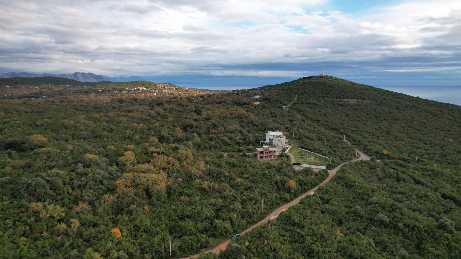 Prodaja urbanizovanog zemljišta 14.500 m² sa panoramskim pogledom na more – Zagora, Kotor - Amfora Real Estate