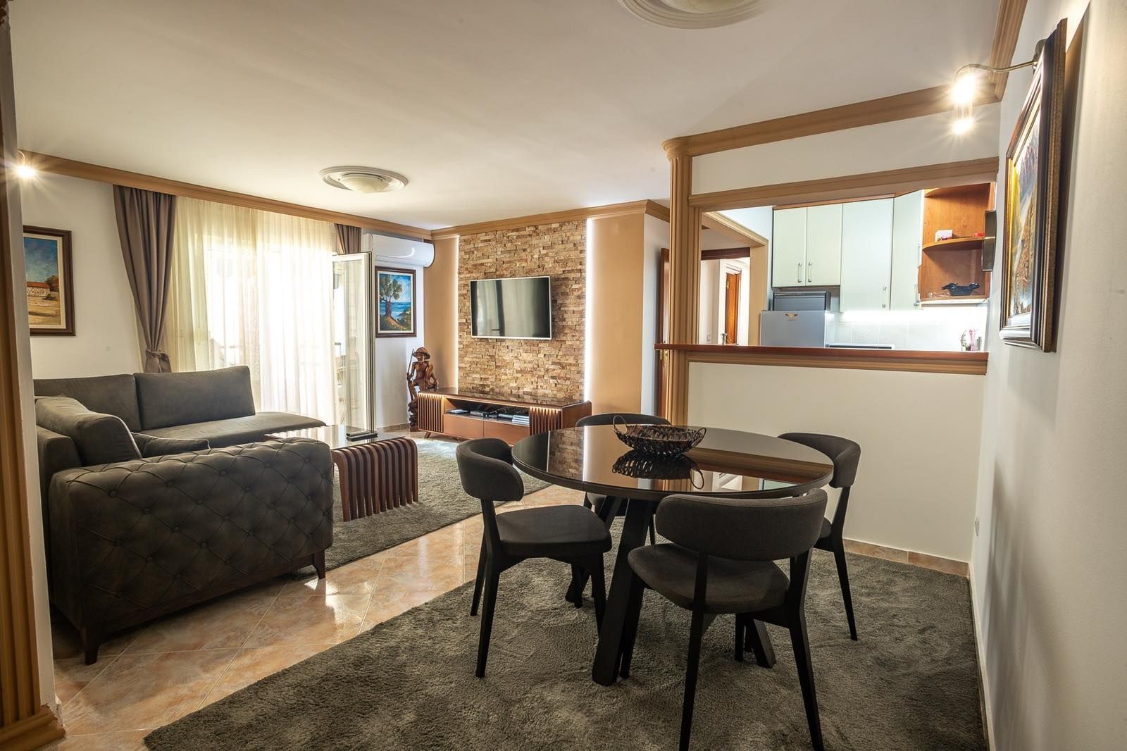 Prodaja dvosobnog stana 72 m² – Centar Budve, 150 m od mora - Amfora Real Estate