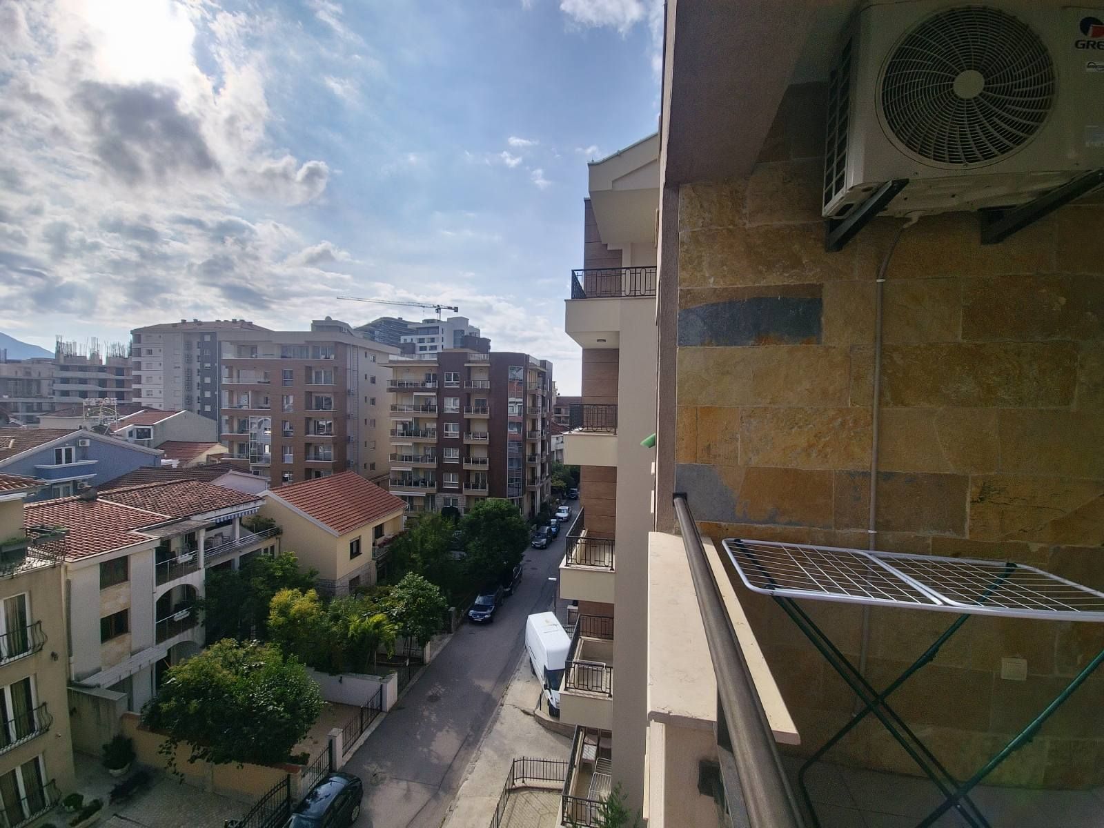 Izdavanje jednosobnog stana 38m2 u centru Budve (Na duzi period) - Amfora Real Estate