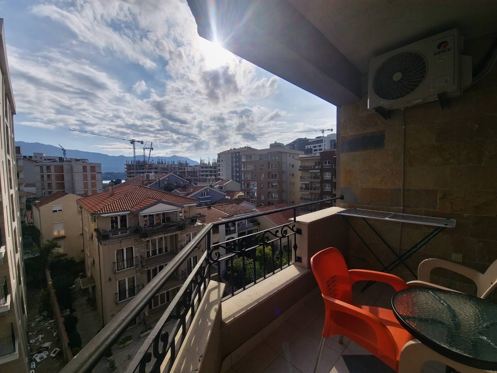 Izdavanje jednosobnog stana 38m2 u centru Budve (Na duzi period) - Amfora Real Estate