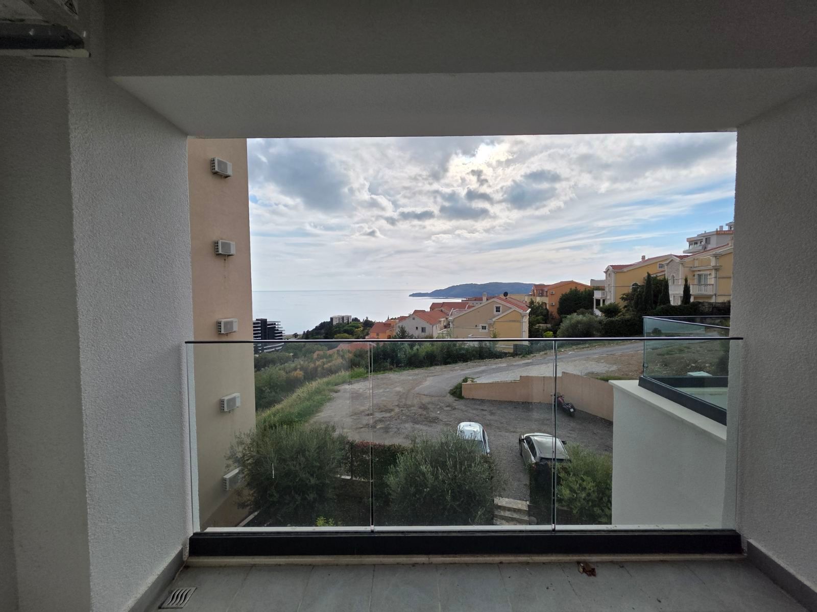 Prodaja – Nov jednosoban stan 43 m² sa panoramskim pogledom na more, Bečići - Amfora Real Estate