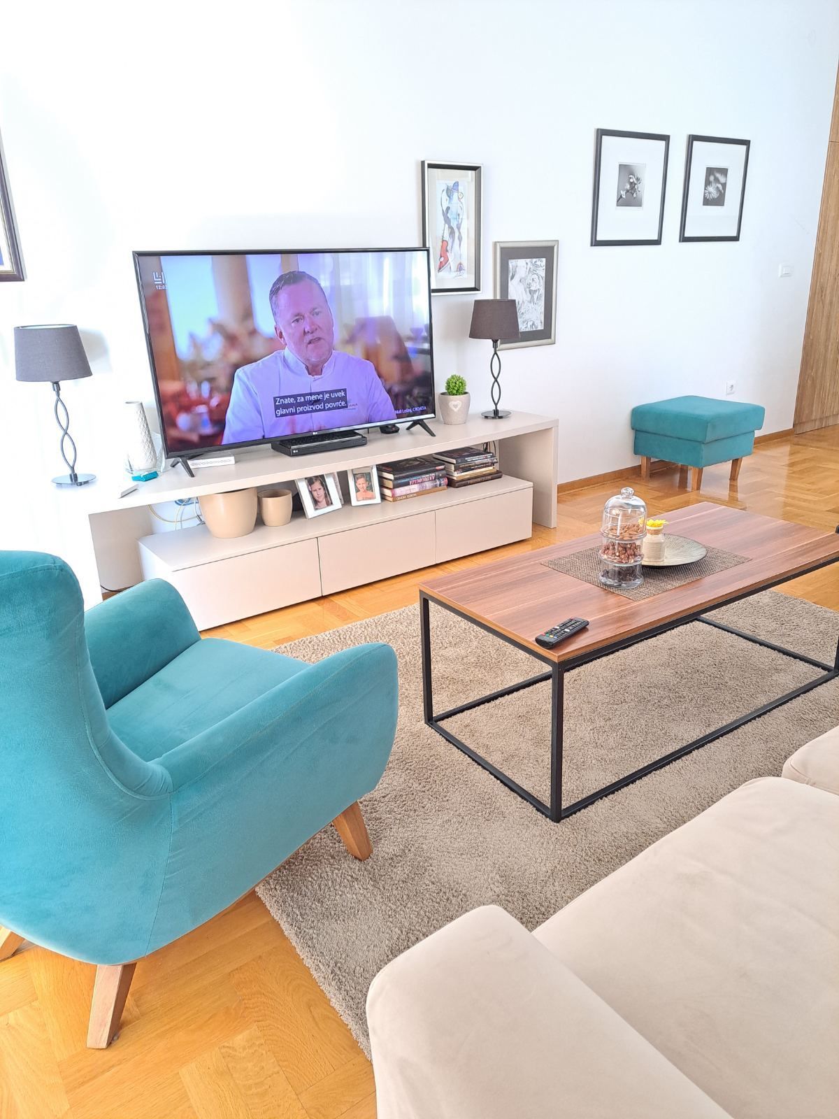 Prodaja – Moderan i prostran trosoban stan 85 m² sa privatnim parkingom, u centru Budve (Rozino, zgrada Okov) - Amfora Real Estate