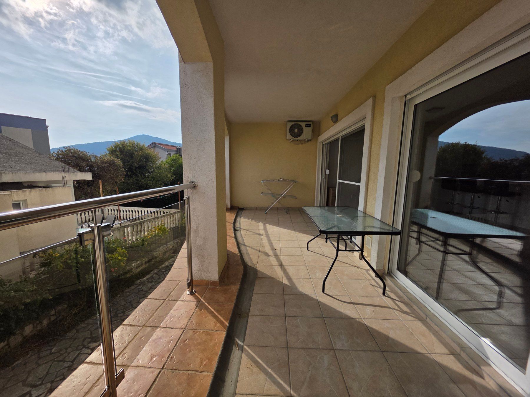 Prodaja dvosobnog stana 120 m² sa dve terase i garažom – Budva,Lazi - Amfora Real Estate