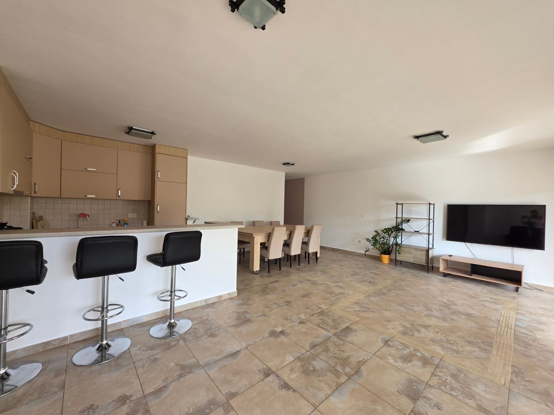 Prodaja dvosobnog stana 120 m² sa dve terase i garažom – Budva,Lazi - Amfora Real Estate