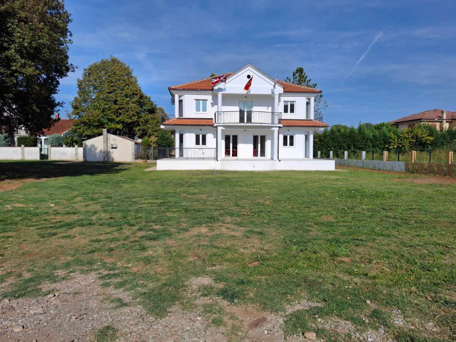 Prodaja – Luksuzna vila 360 m² na placu od 1.016 m² , Zabjelo, Podgorica - Amfora Real Estate