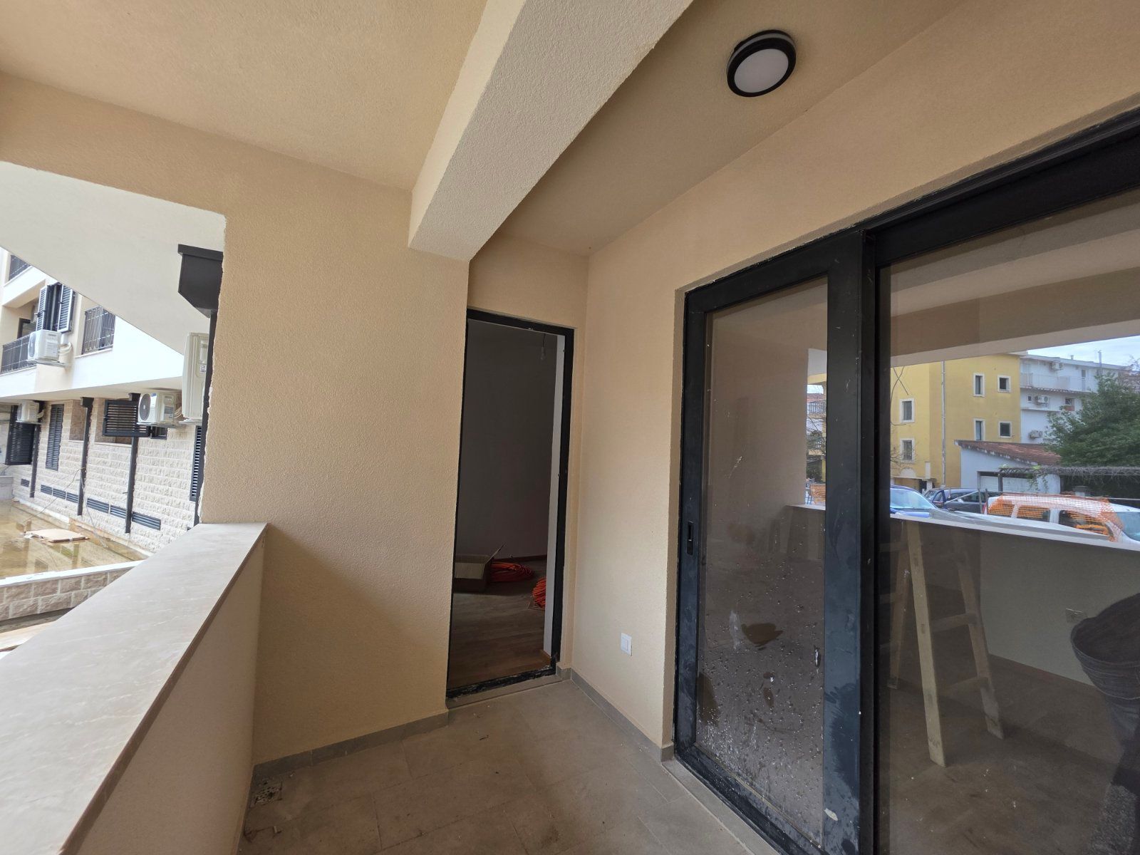 Studio apartman 35 m² sa mogućnošću pregradnje u jednosoban – nova stambeno-poslovna zgrada, Budva (Adok) - Amfora Real Estate