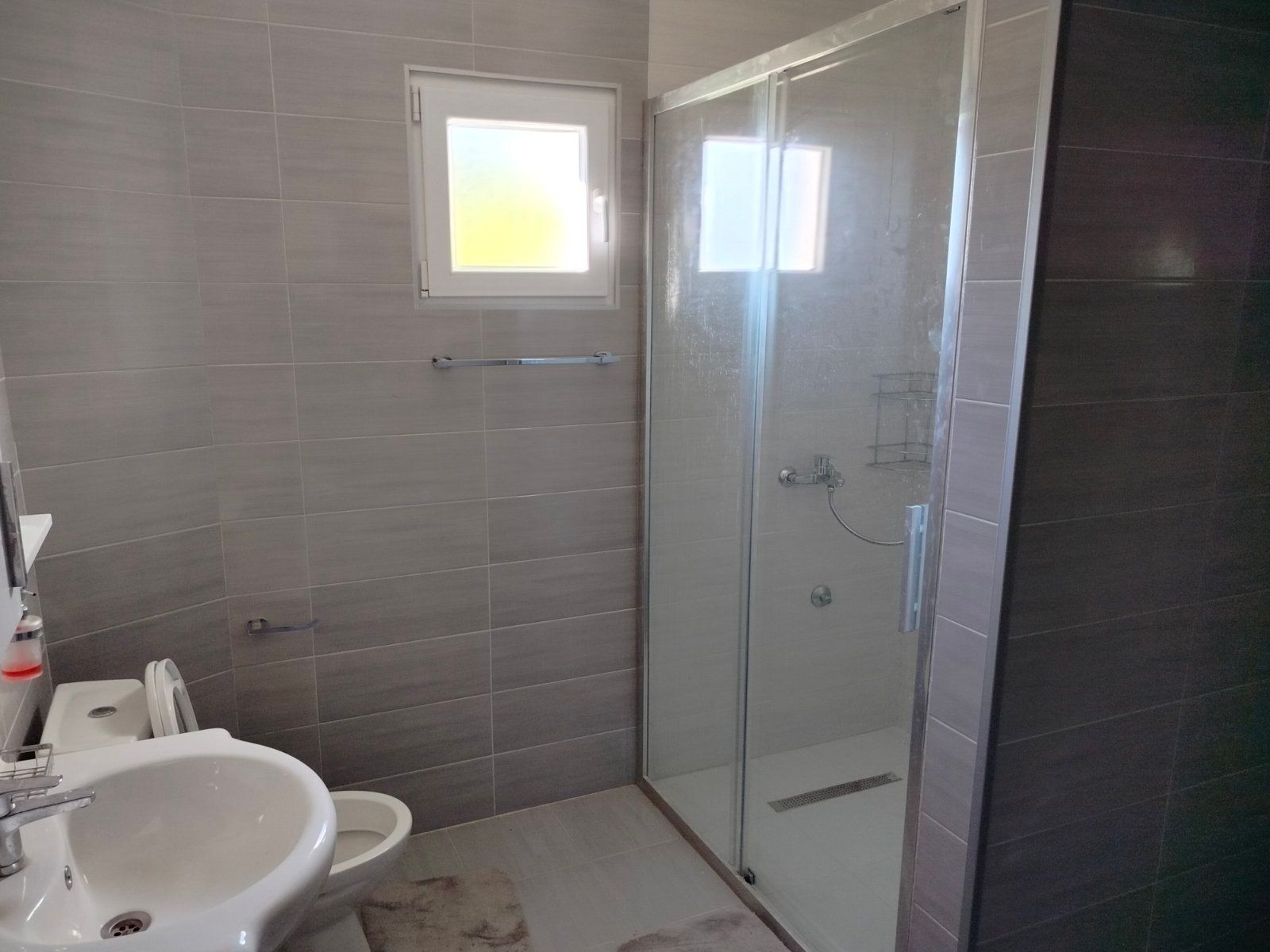 Prodaja kuće 75 m² sa potkrovljem, garažom i placem 280 m² – Cetinje - Amfora Real Estate
