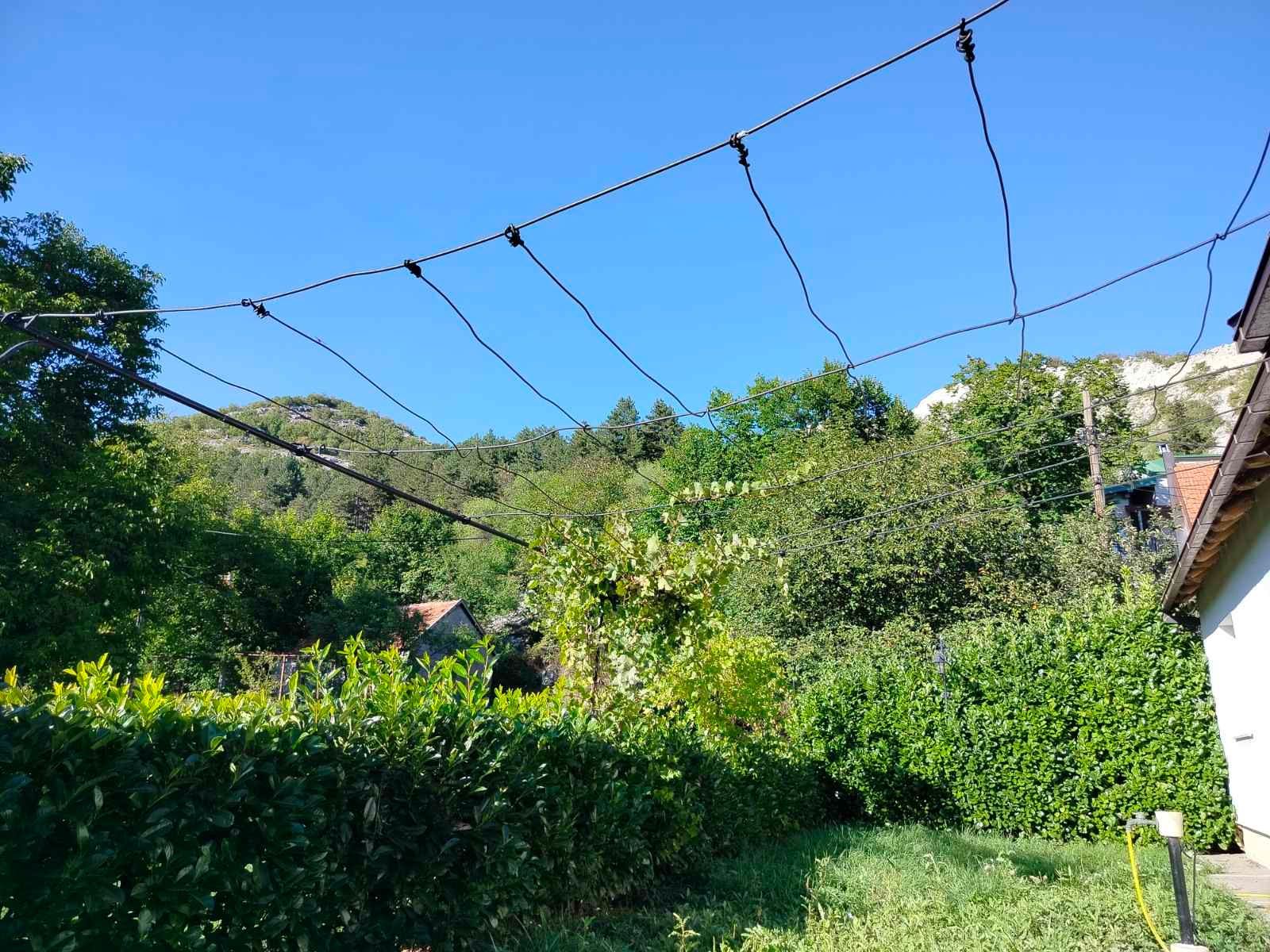 Prodaja kuće 75 m² sa potkrovljem, garažom i placem 280 m² – Cetinje - Amfora Real Estate