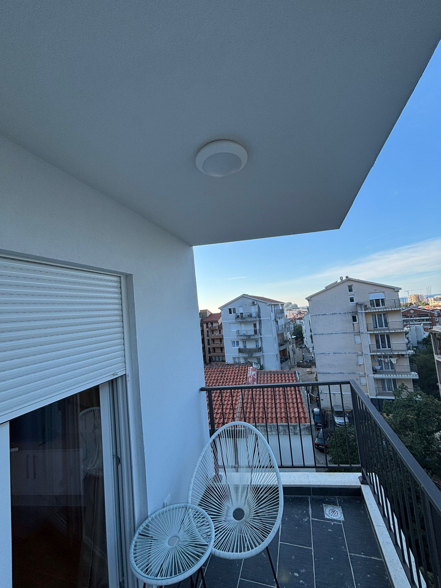 Izdavanje luksuznog dvosobnog stana 68 m² sa dve terase i pogledom na more – Budva, Lazi (Izdavanje na duzi period) - Amfora Real Estate