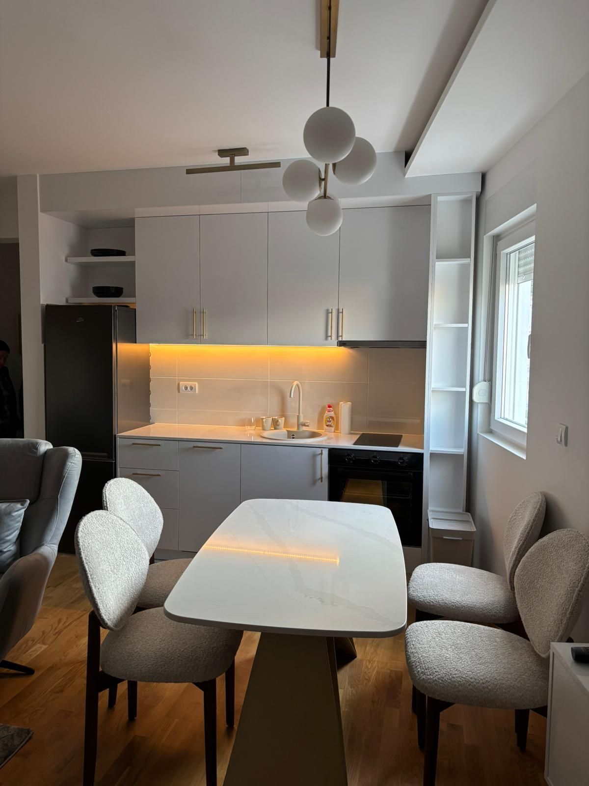 Izdavanje luksuznog dvosobnog stana 68 m² sa dve terase i pogledom na more – Budva, Lazi (Izdavanje na duzi period) - Amfora Real Estate