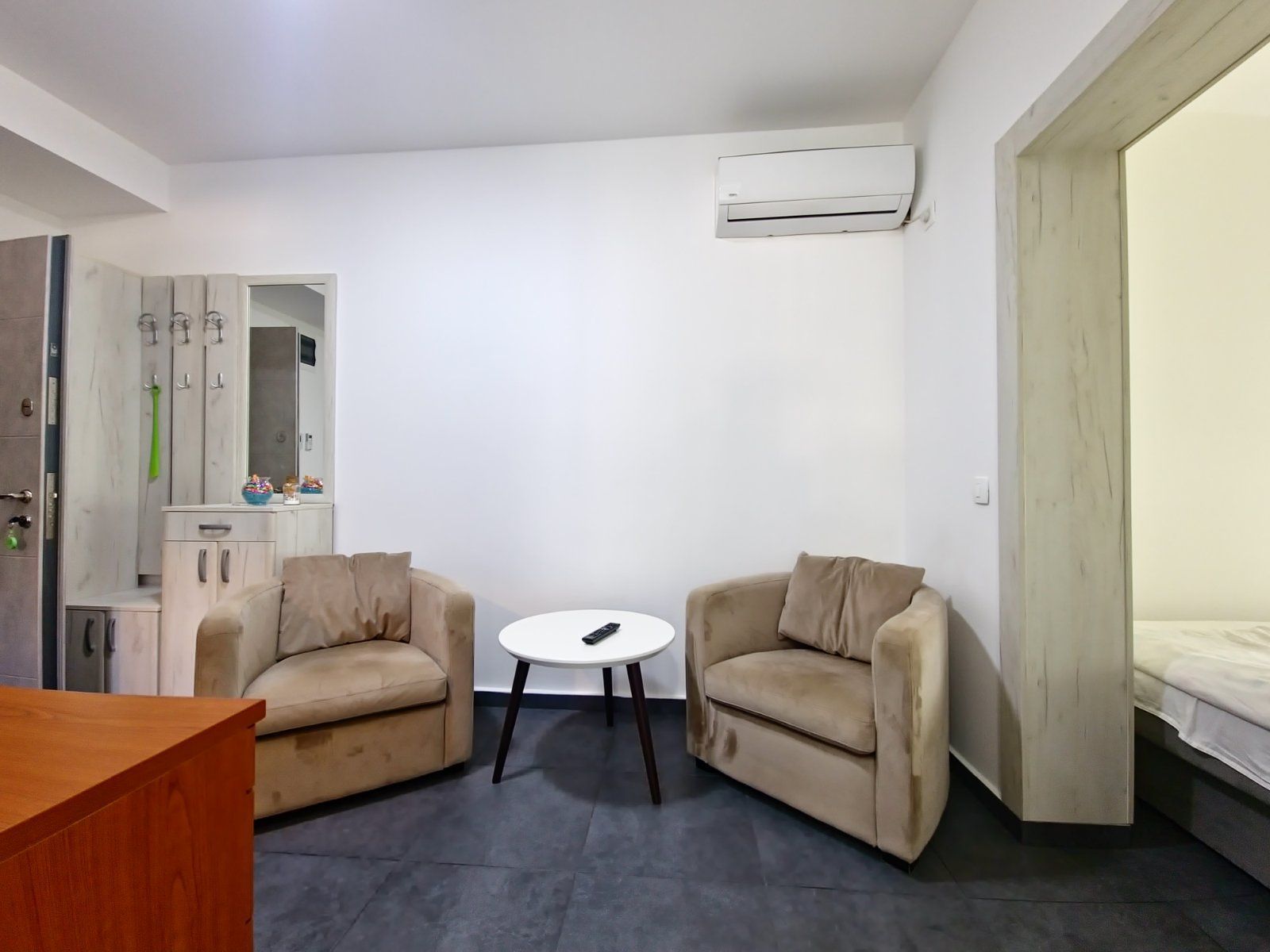 Izdavanje studio apartmana-Lastva Grbaljska,Budva (na duzi period) - Amfora Real Estate