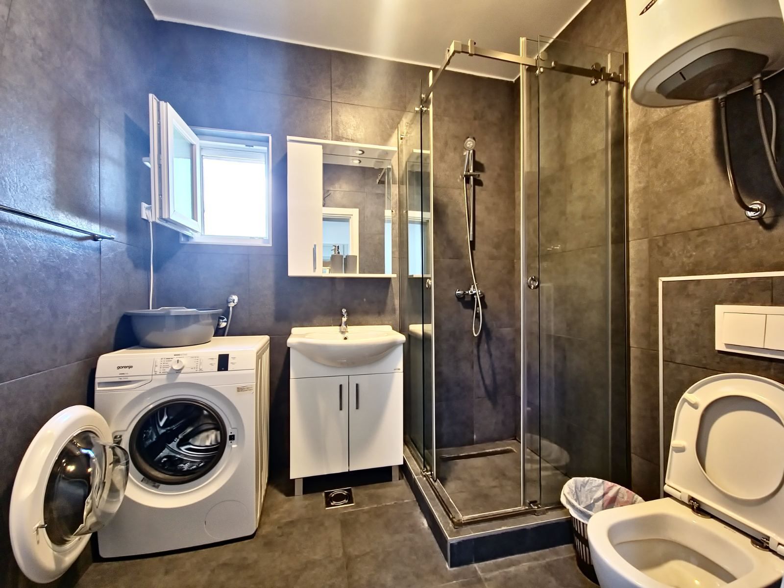 Izdavanje studio apartmana-Lastva Grbaljska,Budva (na duzi period) - Amfora Real Estate