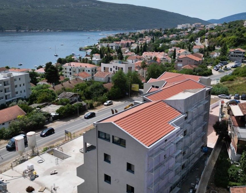 Prodaja modernog jednosobnog stana 50m² sa pogledom na more – Đenovići, Herceg Novi - Amfora Real Estate