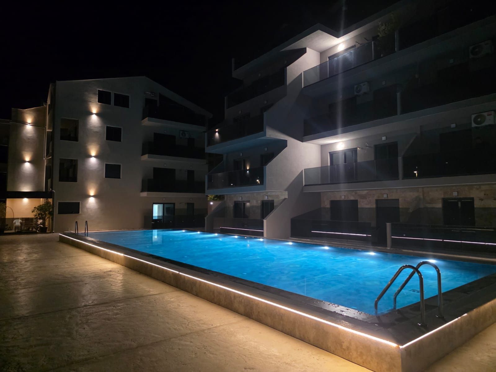 Prodaja modernog jednosobnog stana 50m² sa pogledom na more – Đenovići, Herceg Novi - Amfora Real Estate