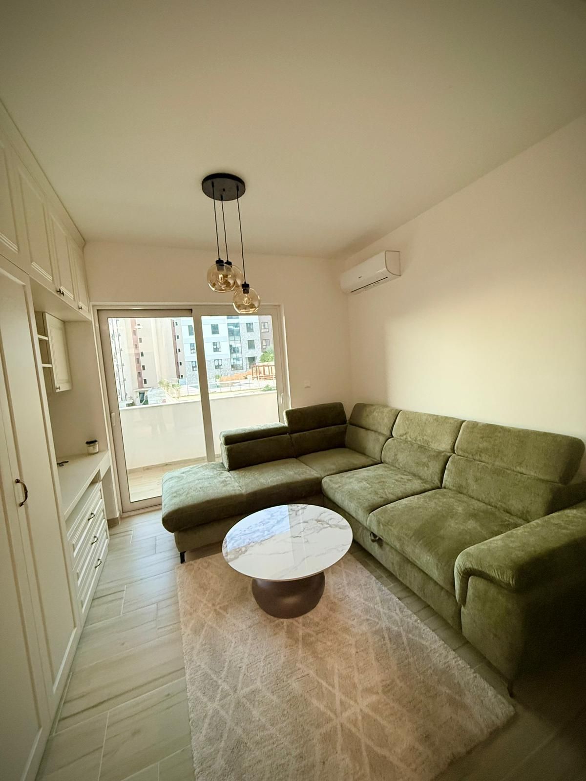 Izdavanje studio apartmana sa pogledom na more – Sunny Side Resort & Spa, Bečići (IZDAVANJE NA DUZI PERIOD,DOSTUPNO OD 01.12.2025) - Amfora Real Estate