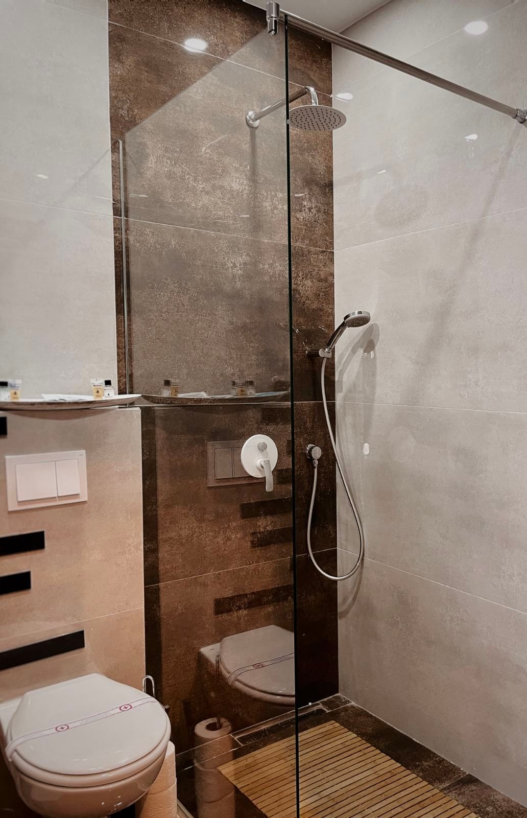 Prodaja luksuzno opremljenog jednosobnog stana 43 m² – Bulevar Teuta, Ulcinj - Amfora Real Estate