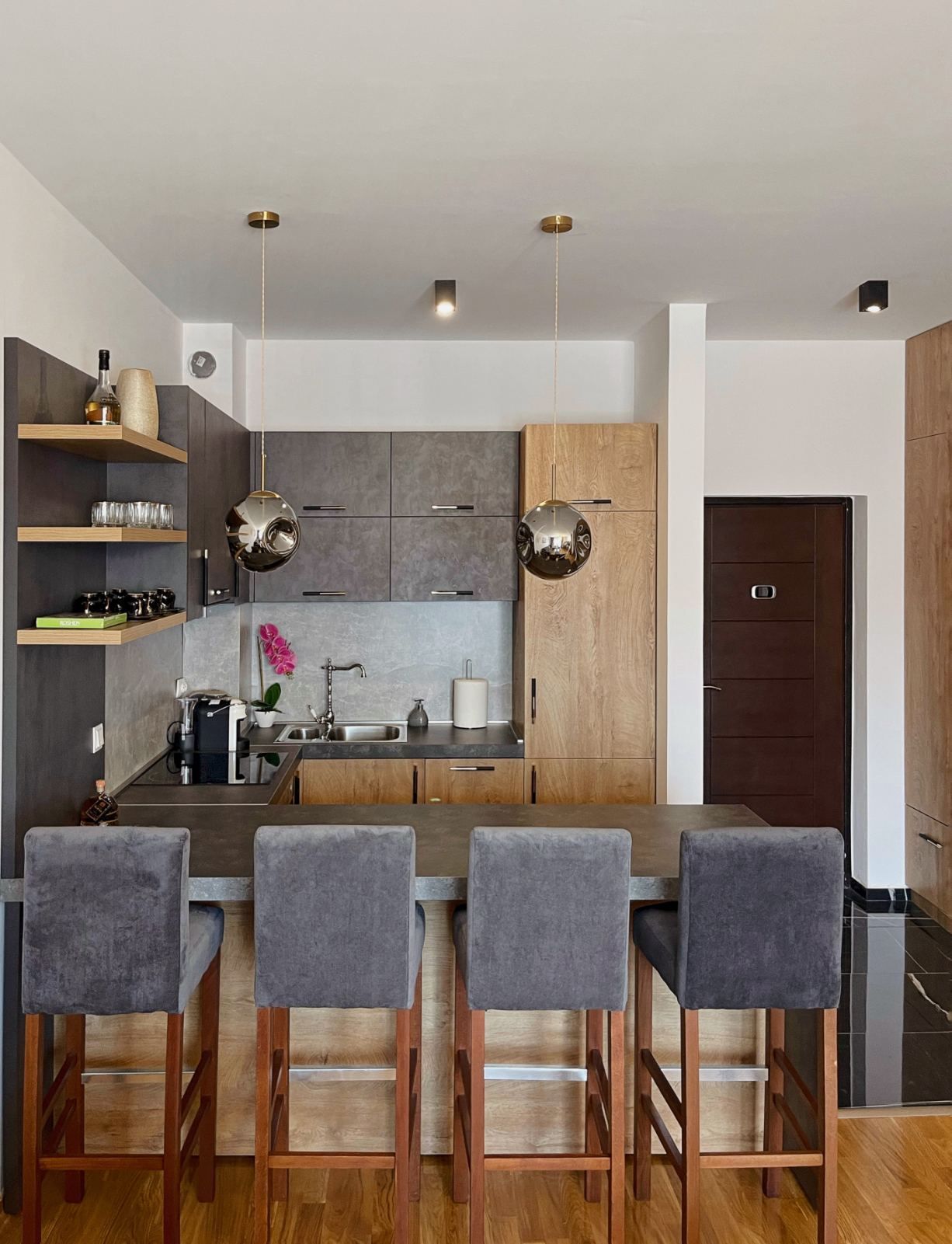 Prodaja luksuzno opremljenog jednosobnog stana 43 m² – Bulevar Teuta, Ulcinj - Amfora Real Estate