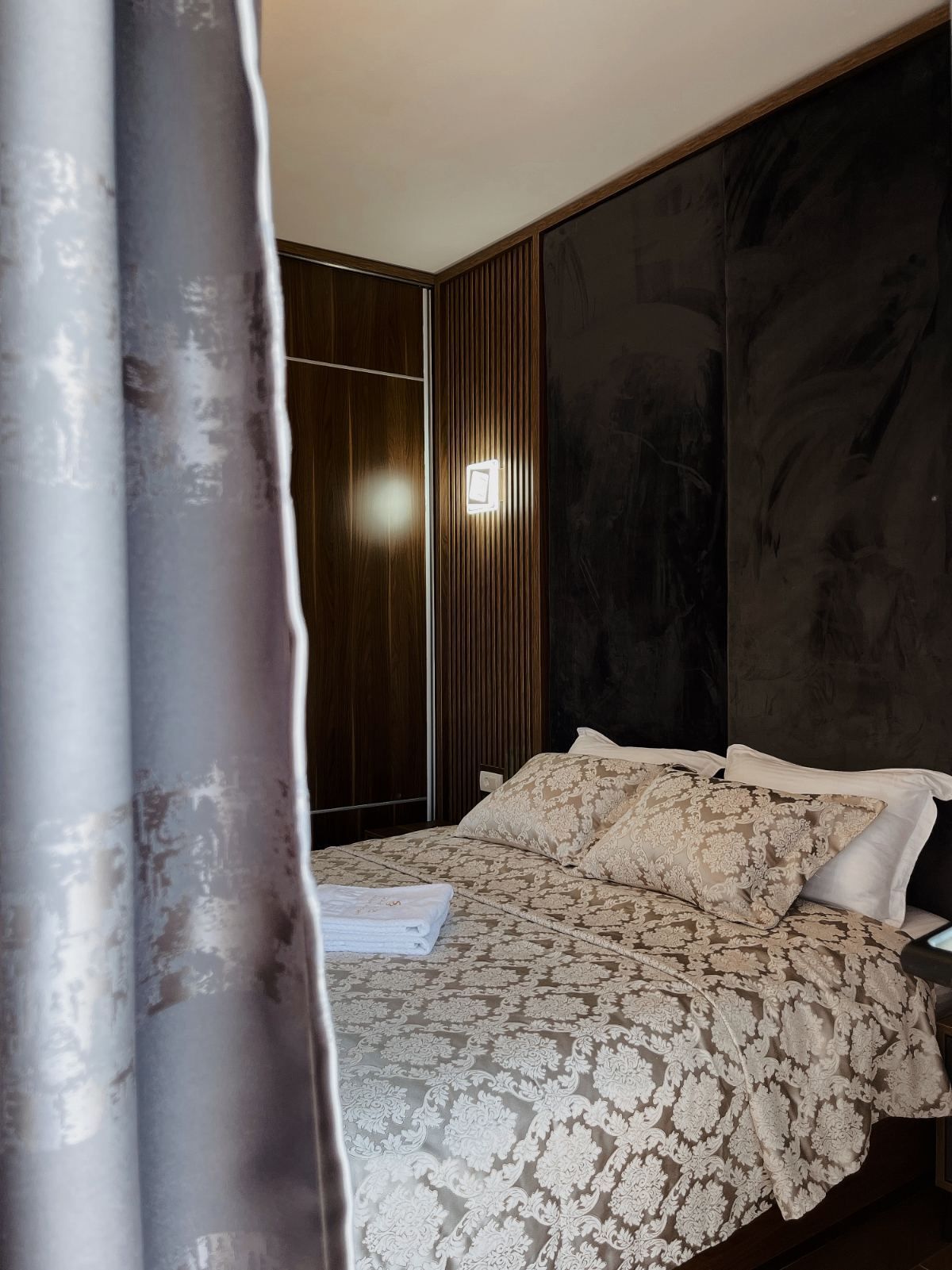 Prodaja luksuzno opremljenog jednosobnog stana 43 m² – Bulevar Teuta, Ulcinj - Amfora Real Estate