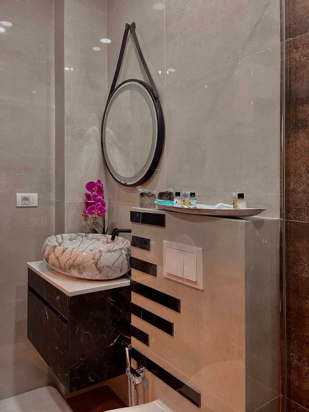 Prodaja luksuzno opremljenog jednosobnog stana 43 m² – Bulevar Teuta, Ulcinj - Amfora Real Estate