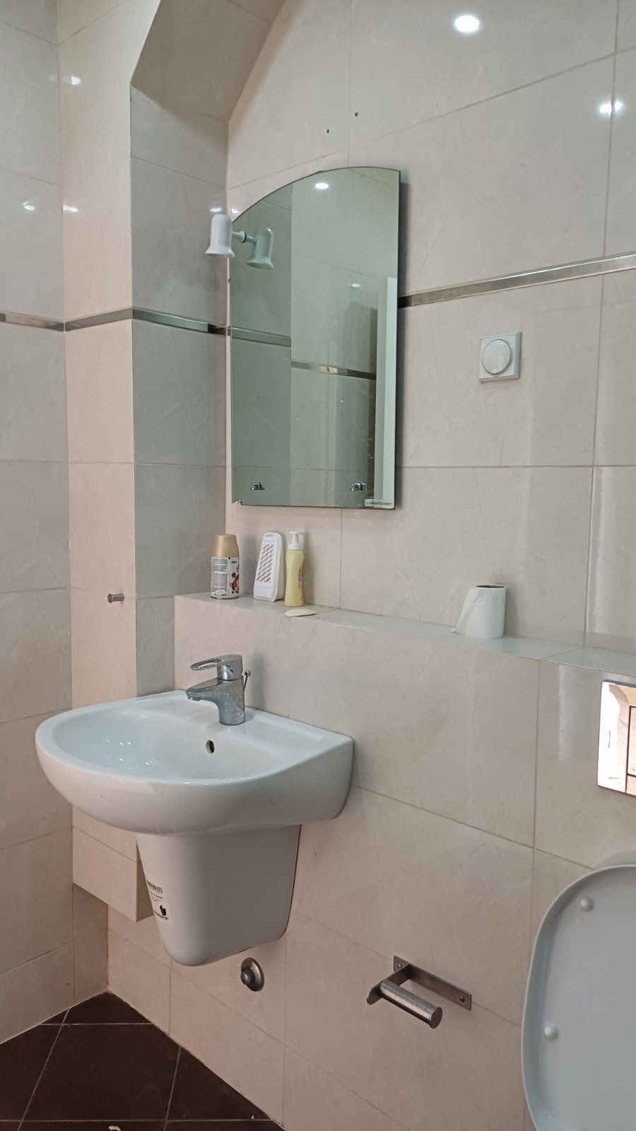 Prodaja luksuzno opremljenog jednosobnog stana 82m2 sa panoramskim pogledom na more i grad-Ulcinj,Pinjes - Amfora Real Estate