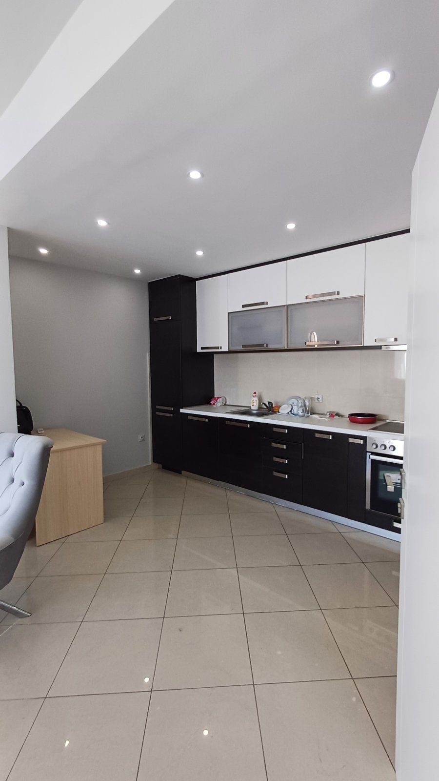 Prodaja luksuzno opremljenog jednosobnog stana 82m2 sa panoramskim pogledom na more i grad-Ulcinj,Pinjes - Amfora Real Estate