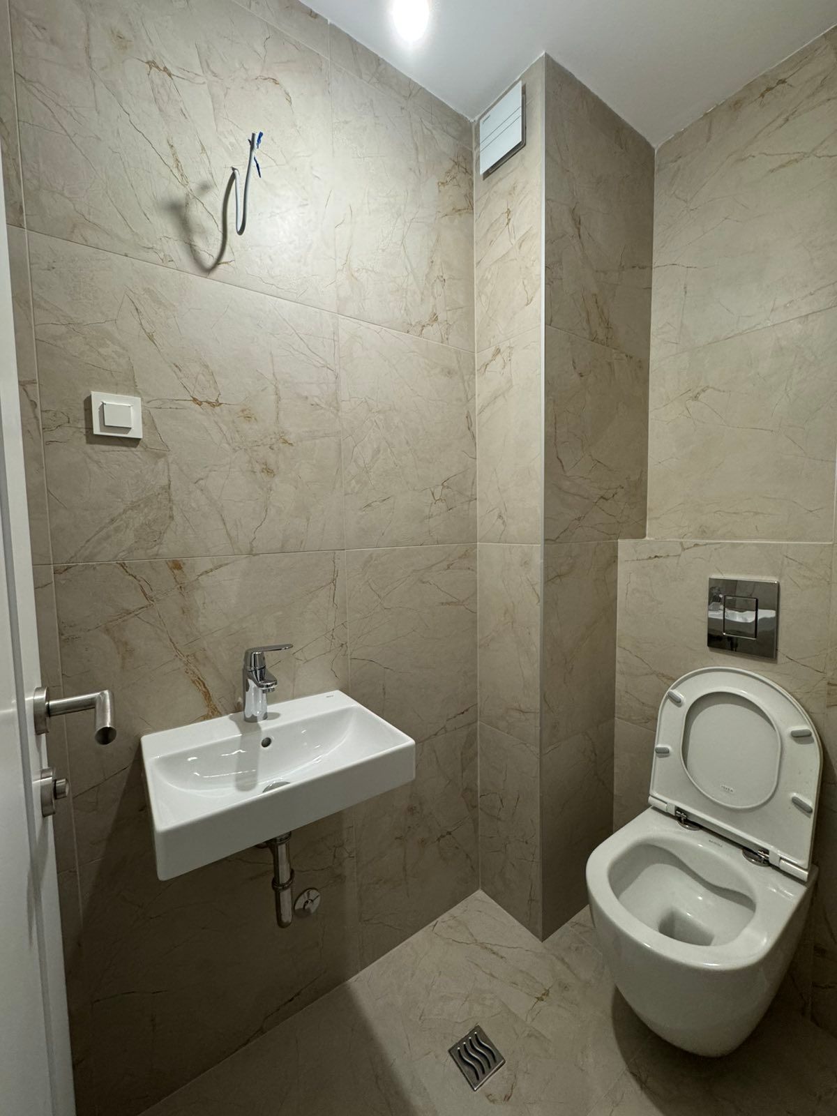 Izdavanje nenameštenog dvosobnog stana 64 m² sa garaznim mestom – Green Level 2, Podgorica (NA DUZI PERIOD) - Amfora Real Estate