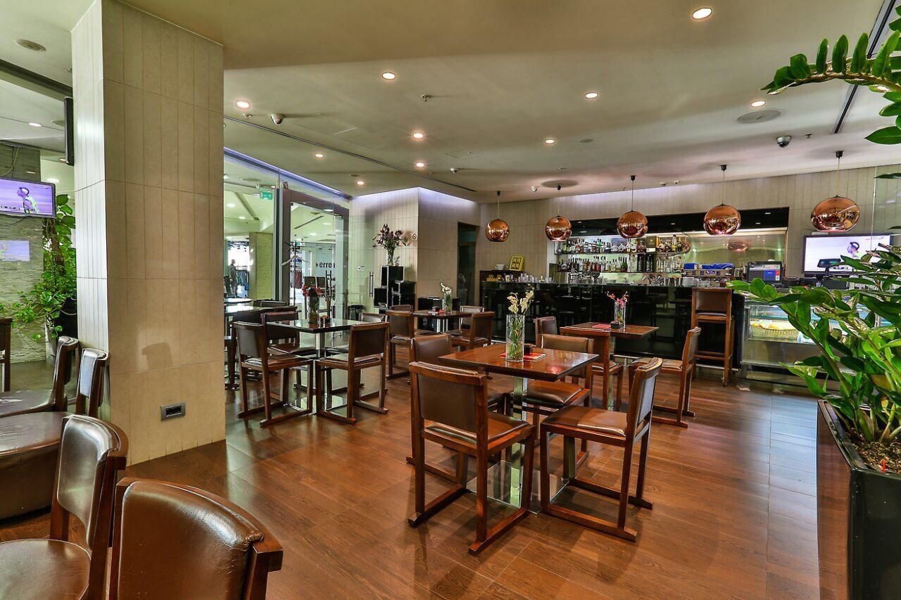 Prodaja poslovnog prostora 145 m² – potpuno opremljen restoran u kompleksu TQ Plaza, strogi centar Budve - Amfora Real Estate