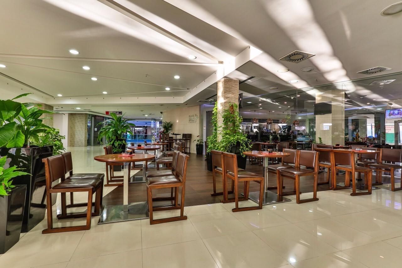 Prodaja poslovnog prostora 145 m² – potpuno opremljen restoran u kompleksu TQ Plaza, strogi centar Budve - Amfora Real Estate