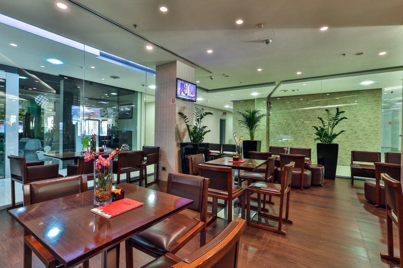 Prodaja poslovnog prostora 145 m² – potpuno opremljen restoran u kompleksu TQ Plaza, strogi centar Budve - Amfora Real Estate