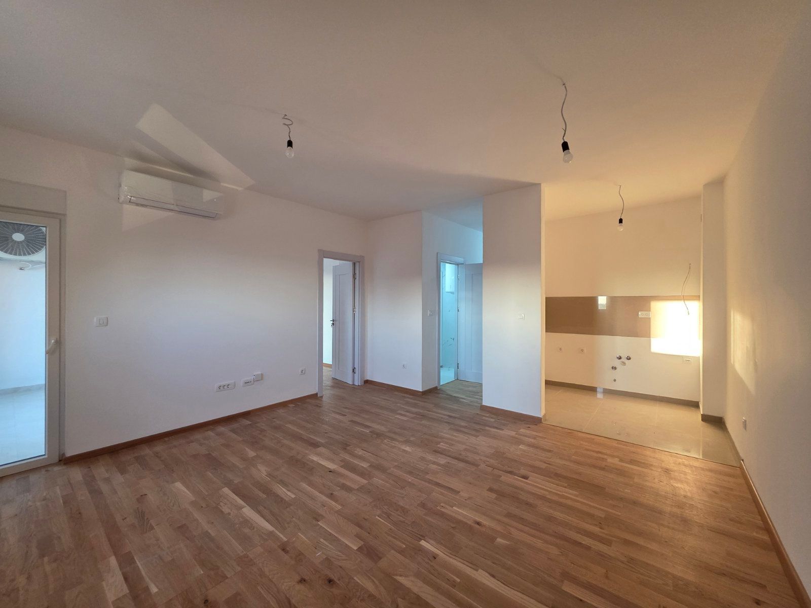 Prodaja dvosobnog stana 58 m² s pogledom na more u novoj zgradi u Becicima - Amfora Real Estate