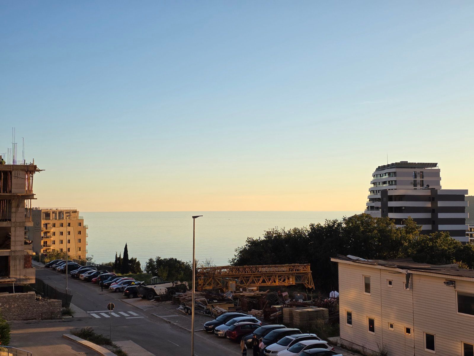 Prodaja dvosobnog stana 58 m² s pogledom na more u novoj zgradi u Becicima - Amfora Real Estate