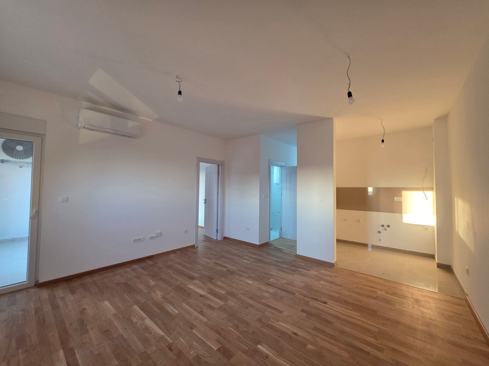 Prodaja dvosobnog stana 58 m² s pogledom na more u novoj zgradi u Becicima - Amfora Real Estate