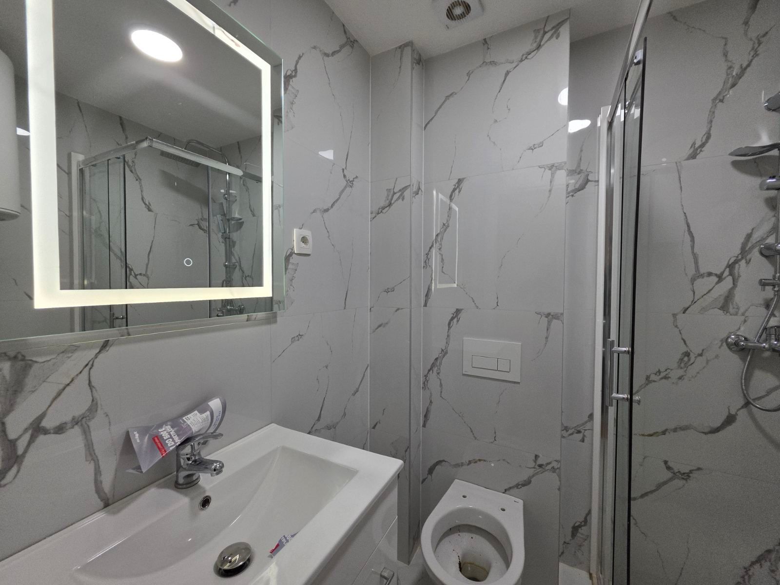 Prodaja dvosobnog stana 58 m² s pogledom na more u novoj zgradi u Becicima - Amfora Real Estate