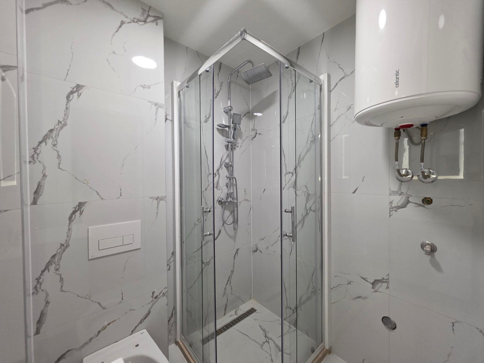 Prodaja dvosobnog stana 58 m² s pogledom na more u novoj zgradi u Becicima - Amfora Real Estate