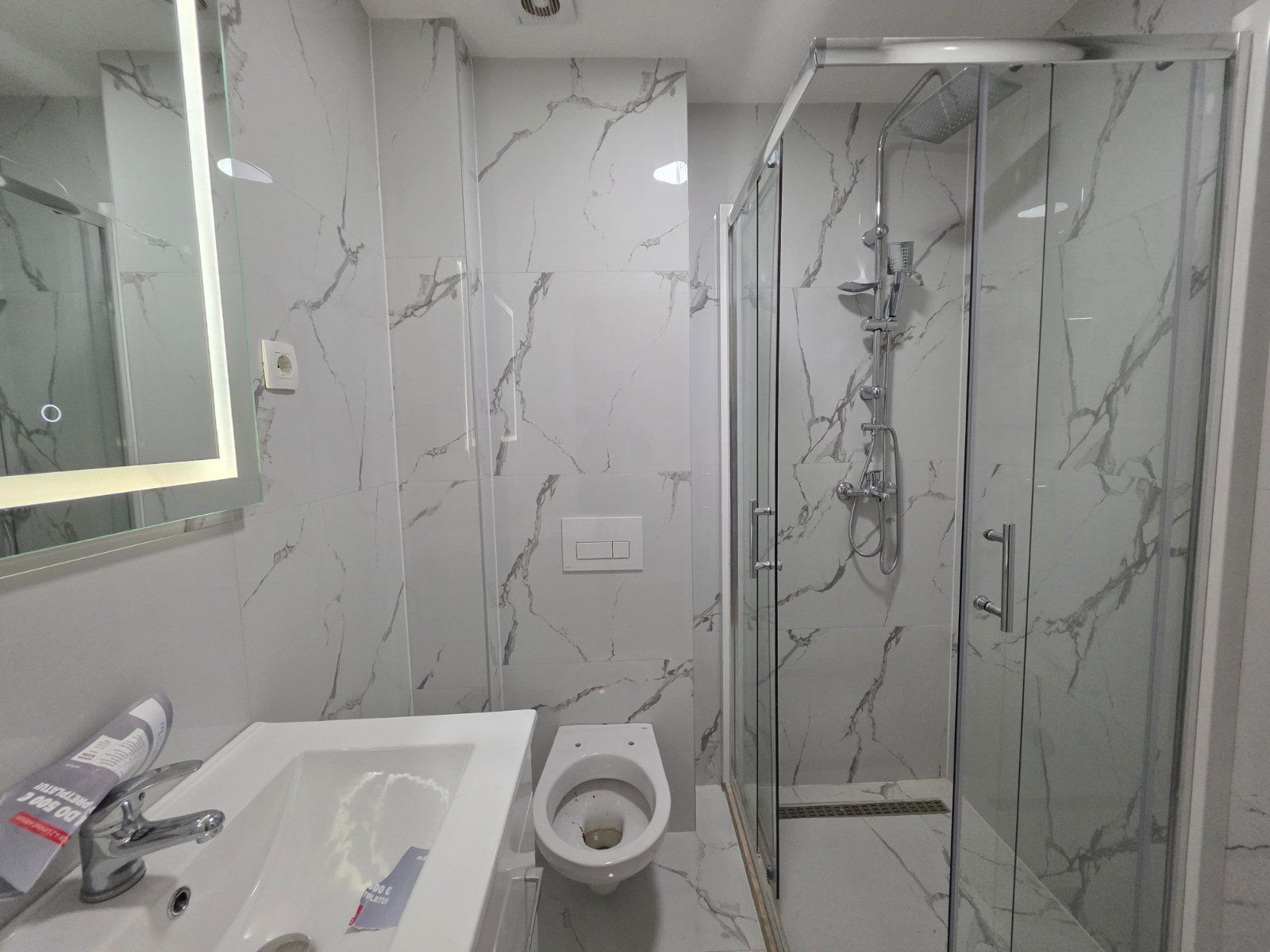 Prodaja dvosobnog stana 58 m² s pogledom na more u novoj zgradi u Becicima - Amfora Real Estate