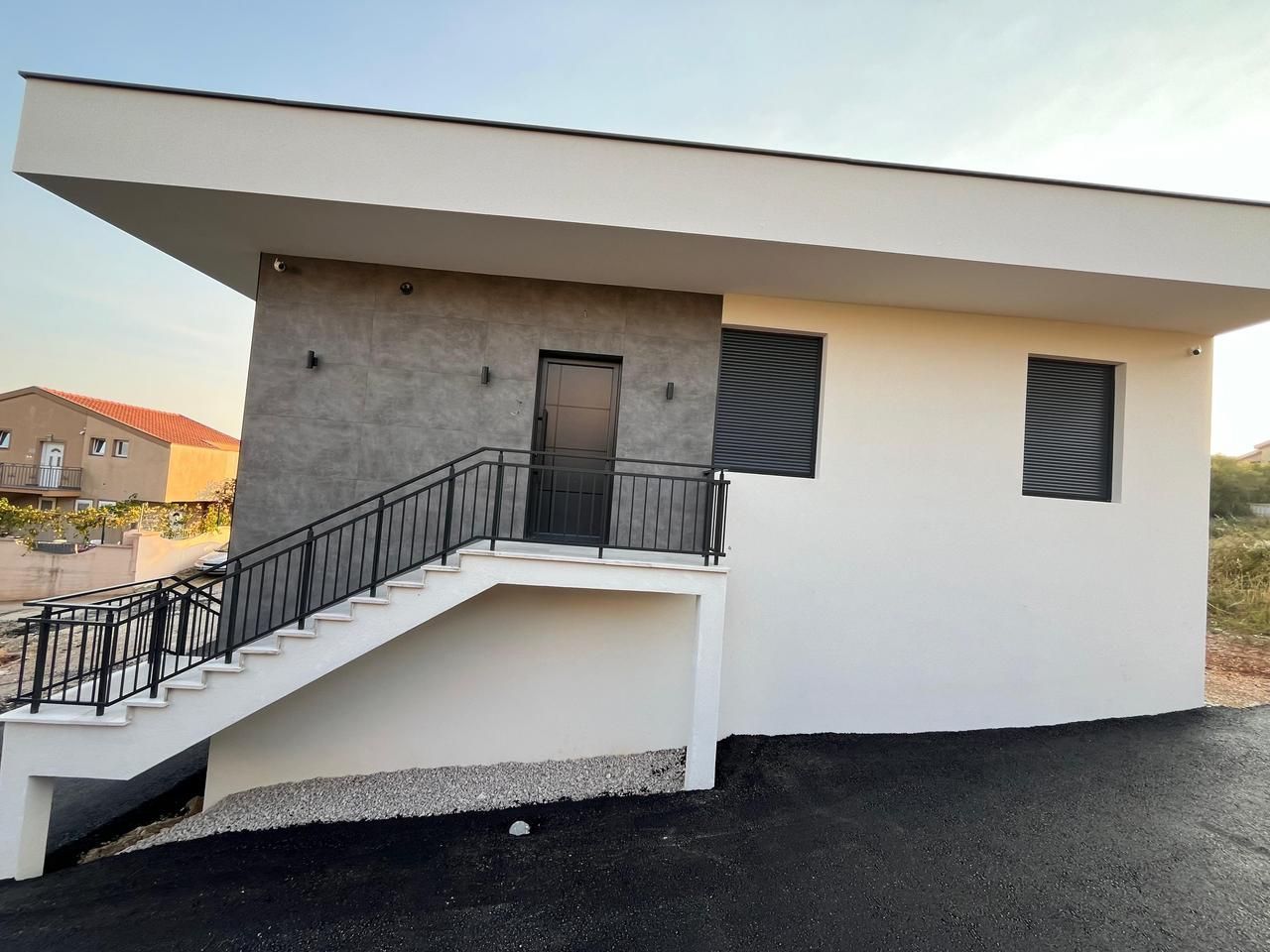 Prodaja moderne vile sa bazenom i panoramskim pogledom na more – Krimovica, Kotor - Amfora Real Estate