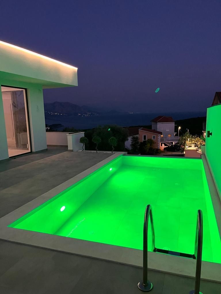 Prodaja moderne vile sa bazenom i panoramskim pogledom na more – Krimovica, Kotor - Amfora Real Estate