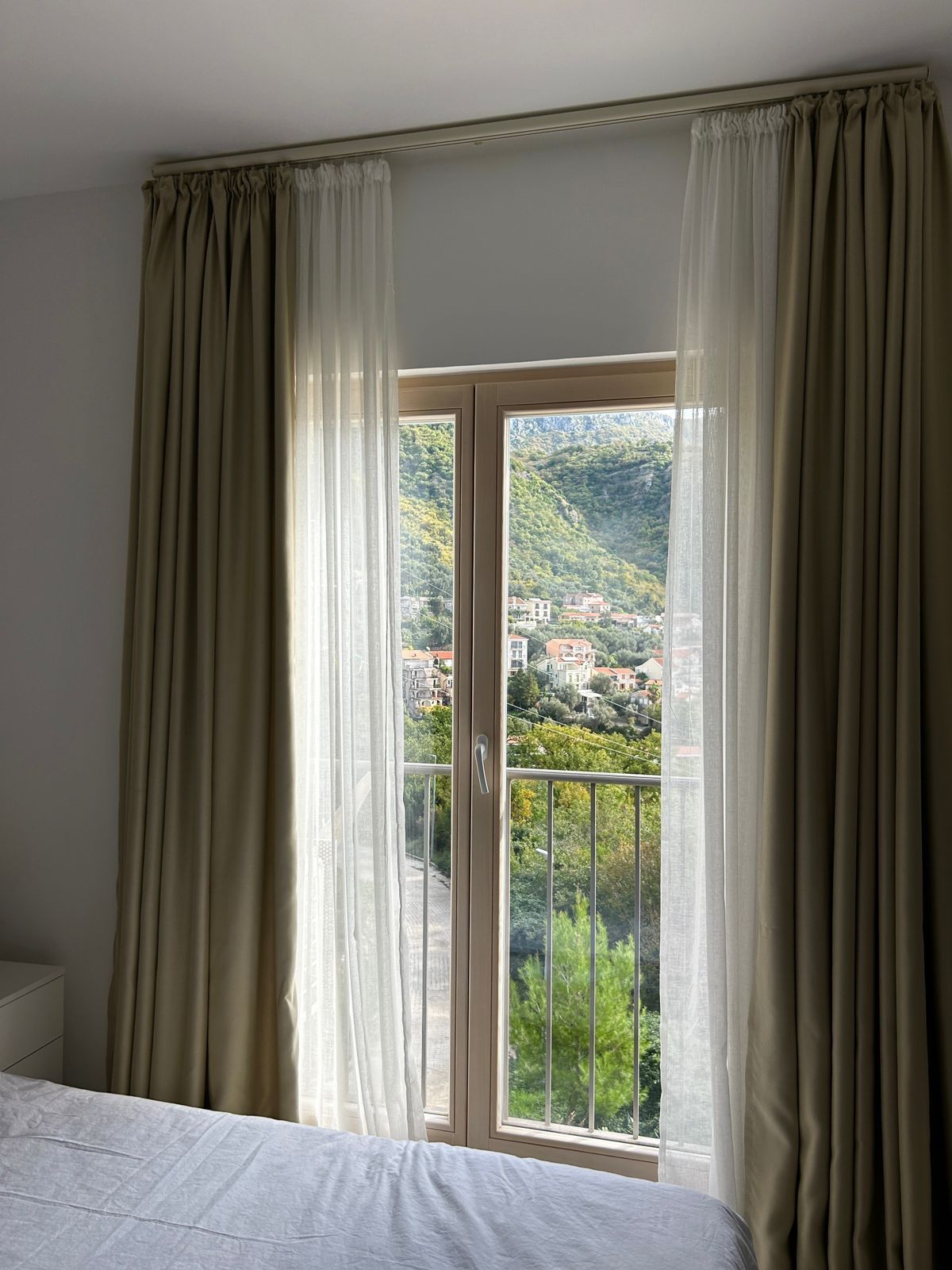 Izdavanje garsonjere 28 m² u luksuznom kompleksu Most Olive sa pogledom na more – Pržno, Budva - Amfora Real Estate