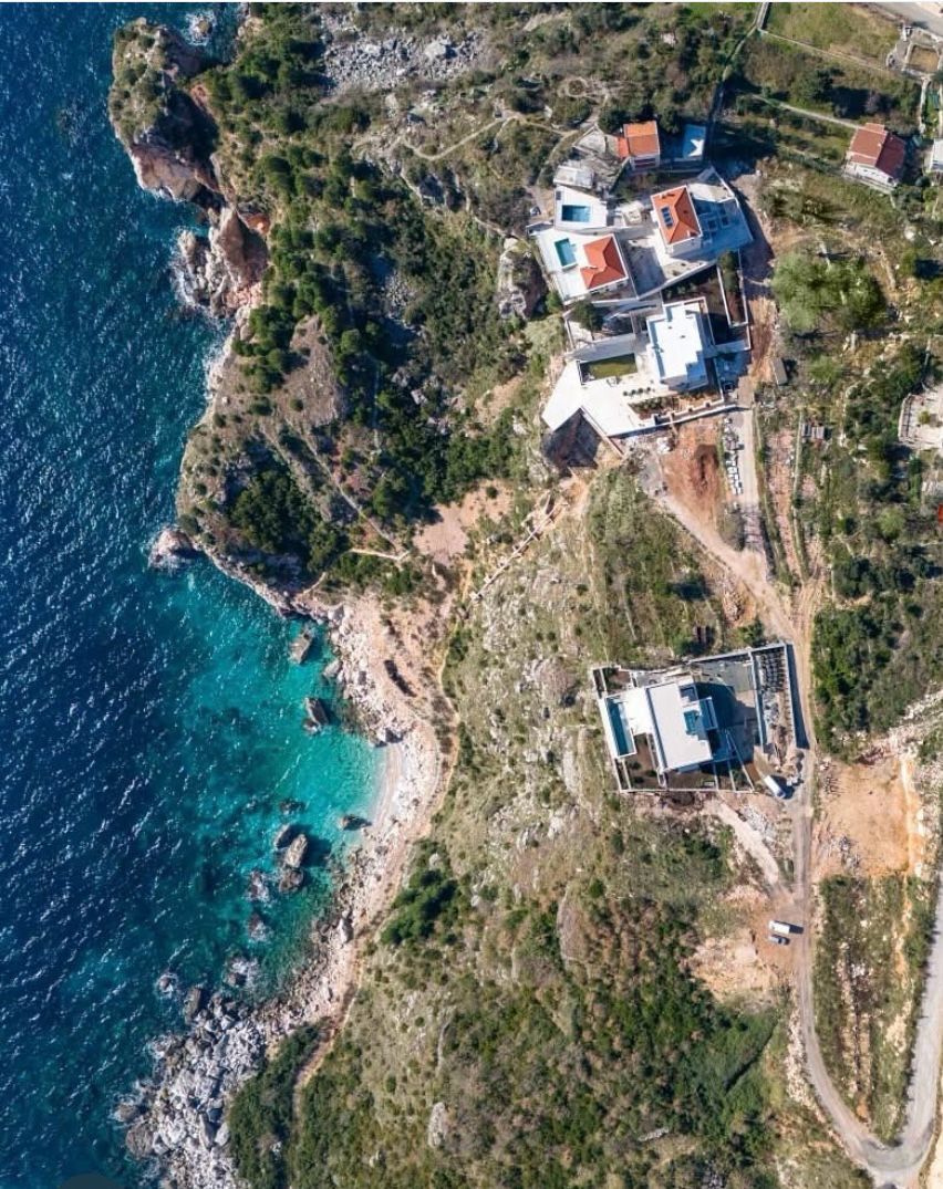 Prodaja atraktivnog zemljišta 8.000 m² na litici mora – Skočiđevojka, Reževići - Amfora Real Estate