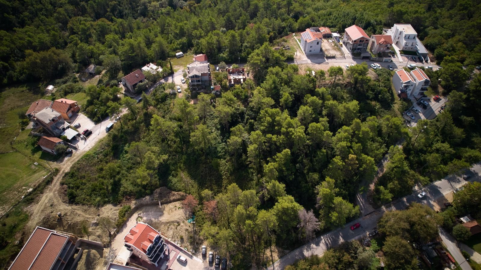 Prodaja zemljista 1.983 m² u Tivtu, Mrčevac – idealno za izgradnju stambenih objekata - Amfora Real Estate