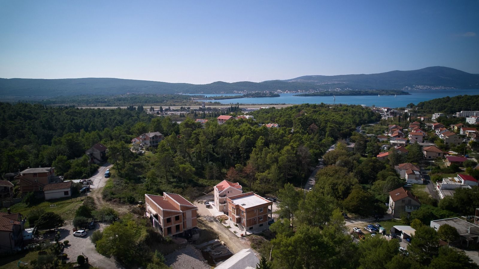 Prodaja zemljista 1.983 m² u Tivtu, Mrčevac – idealno za izgradnju stambenih objekata - Amfora Real Estate