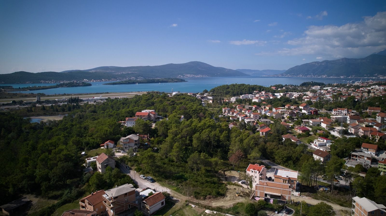 Prodaja zemljista 1.983 m² u Tivtu, Mrčevac – idealno za izgradnju stambenih objekata - Amfora Real Estate
